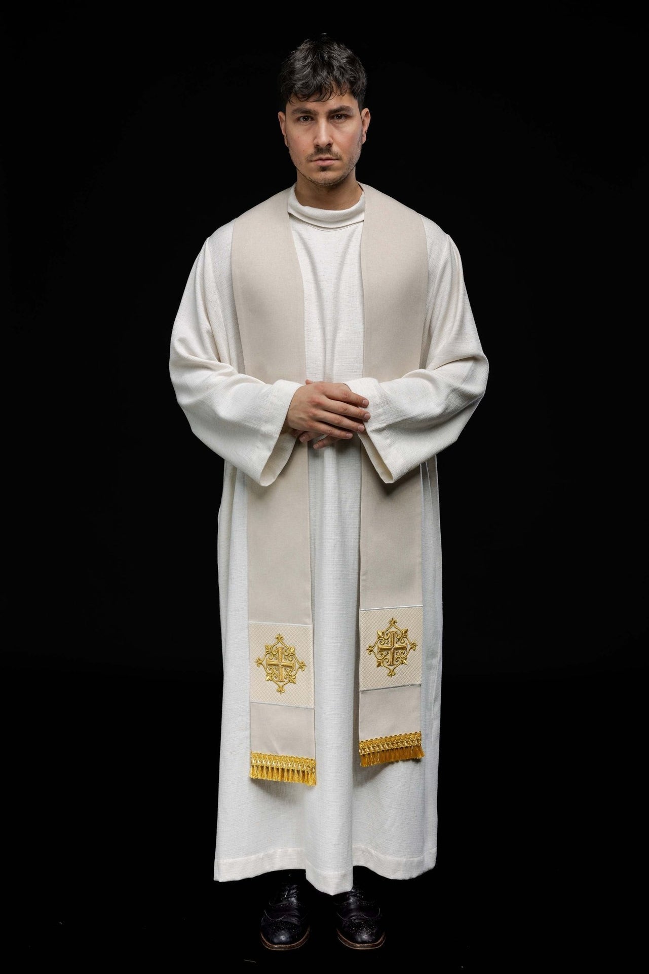 Stuła Liturgiczna Ecru Aksamit - Krzyż Haftowany - SZATYLITURGICZNE.PL