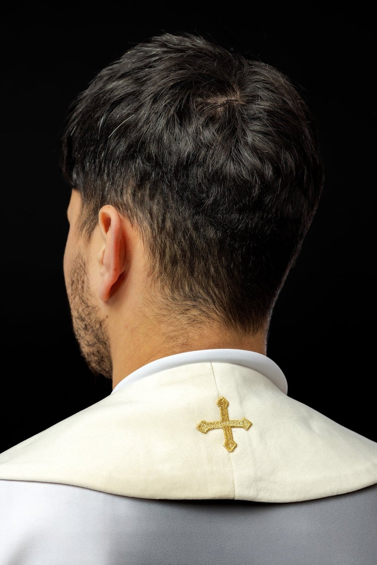 Stuła Liturgiczna Ecru Haft IHS - Elegancka Szata Kapłańska - SZATYLITURGICZNE.PL