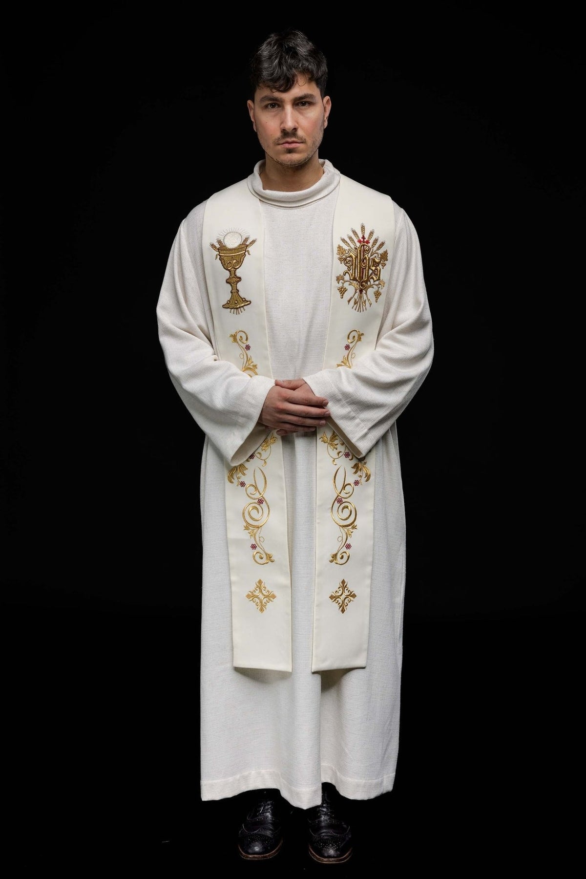 Stuła Liturgiczna Ecru z Haftem IHS i Kielicha - Elegancka - SZATYLITURGICZNE.PL