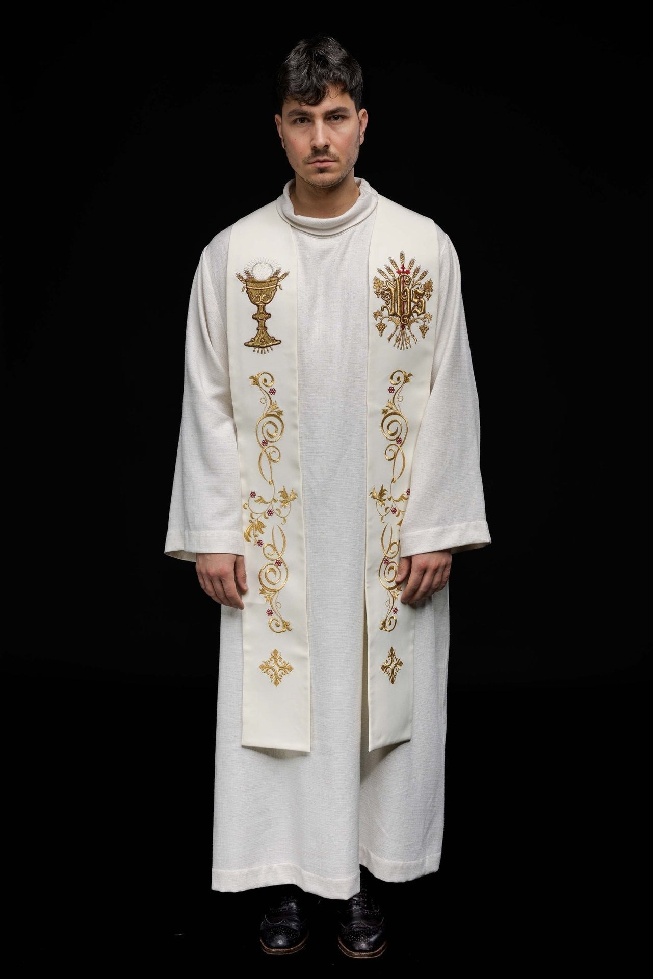 Stuła Liturgiczna Ecru z Haftem IHS i Kielicha - Elegancka - SZATYLITURGICZNE.PL