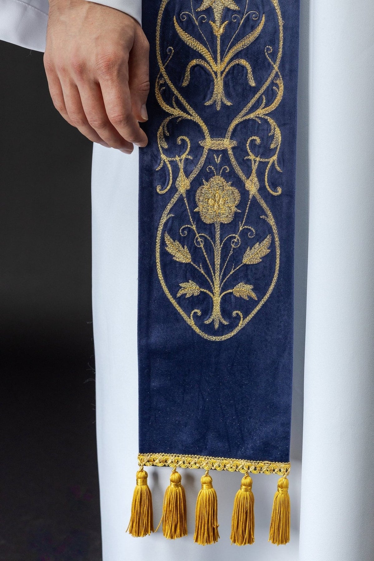 Stuła Liturgiczna Fioletowa Haft IHS - Polska Produkcja - SZATYLITURGICZNE.PL