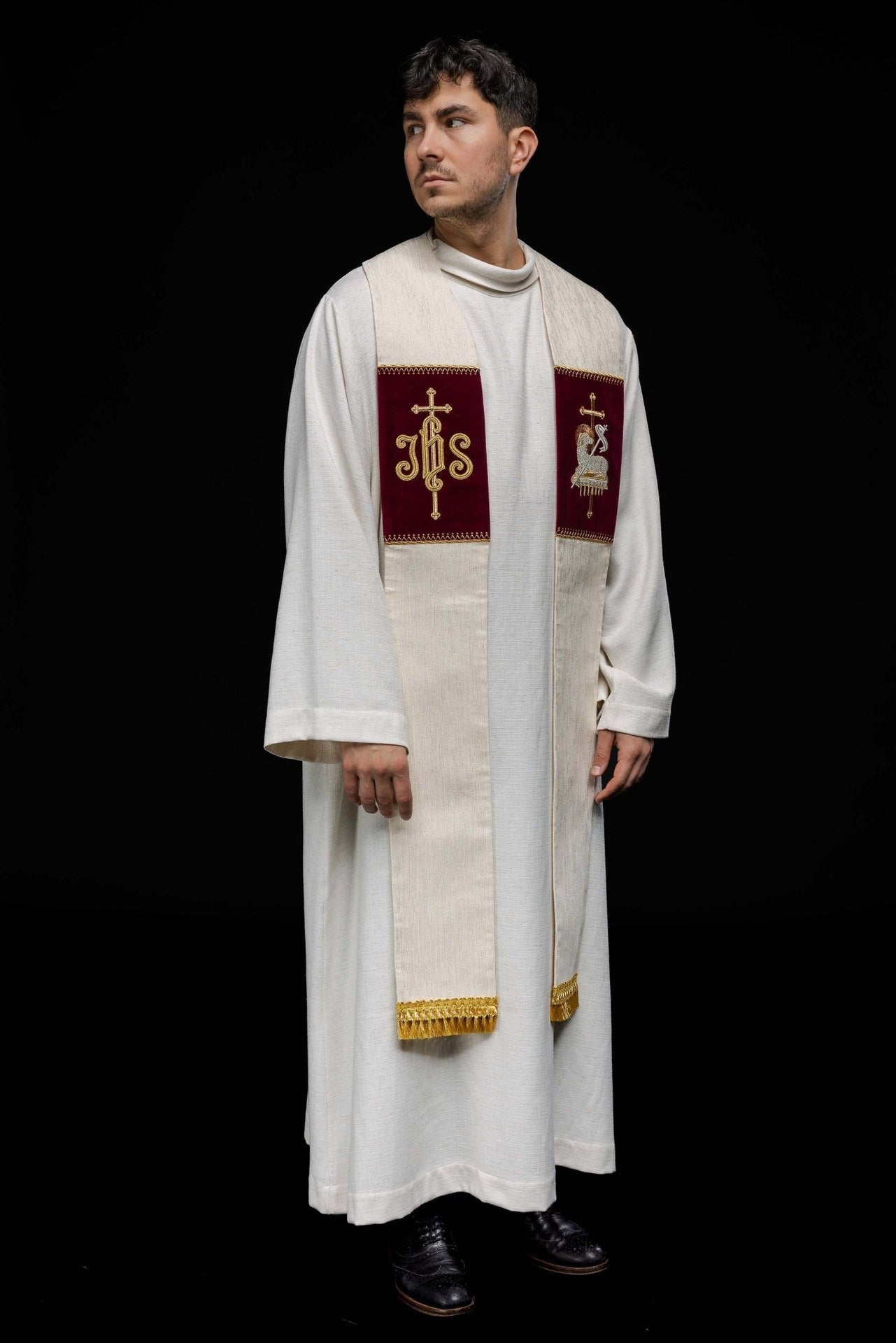 Stuła Liturgiczna z Haftem Baranka Bożego i JHS - SZATYLITURGICZNE.PL