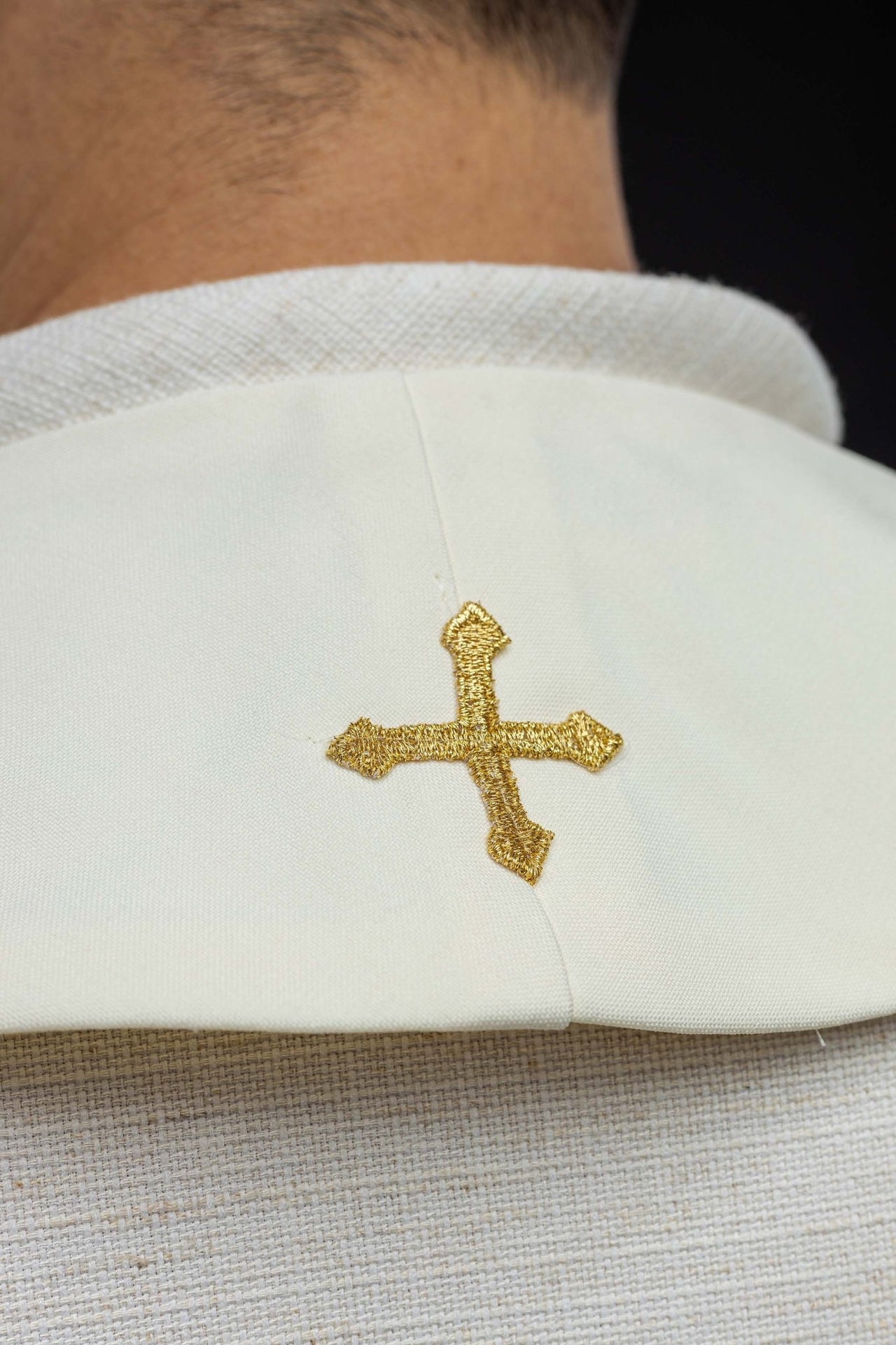 Stuła Maryjna Haftowana Ecru - Symbolika i Elegancja - SZATYLITURGICZNE.PL