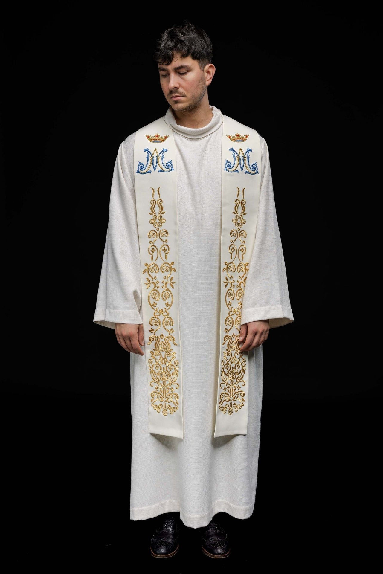 Stuła Maryjna Haftowana Ecru - Symbolika i Elegancja - SZATYLITURGICZNE.PL