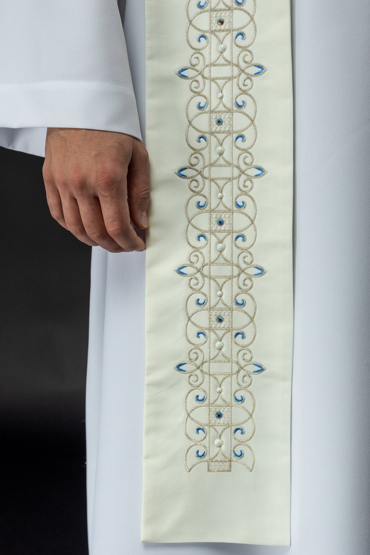 Stuła Maryjna Haftowana - Niebieski Symbol z Koroną - SzatyLiturgiczne.pl - SZATYLITURGICZNE.PL
