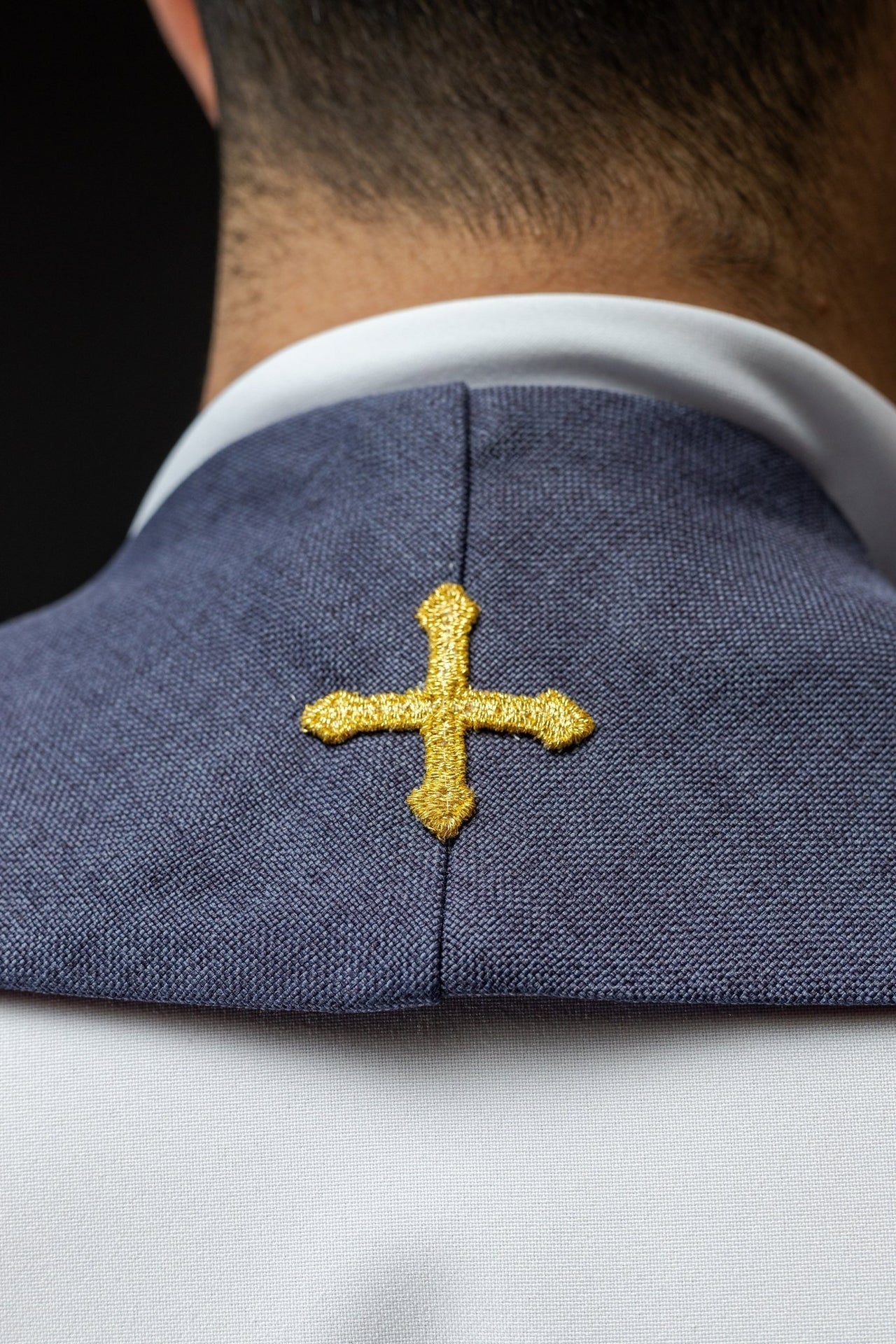 Stuła Wielkopostna Fioletowa z Haftowanymi Krzyżami - Elegancka - SZATYLITURGICZNE.PL