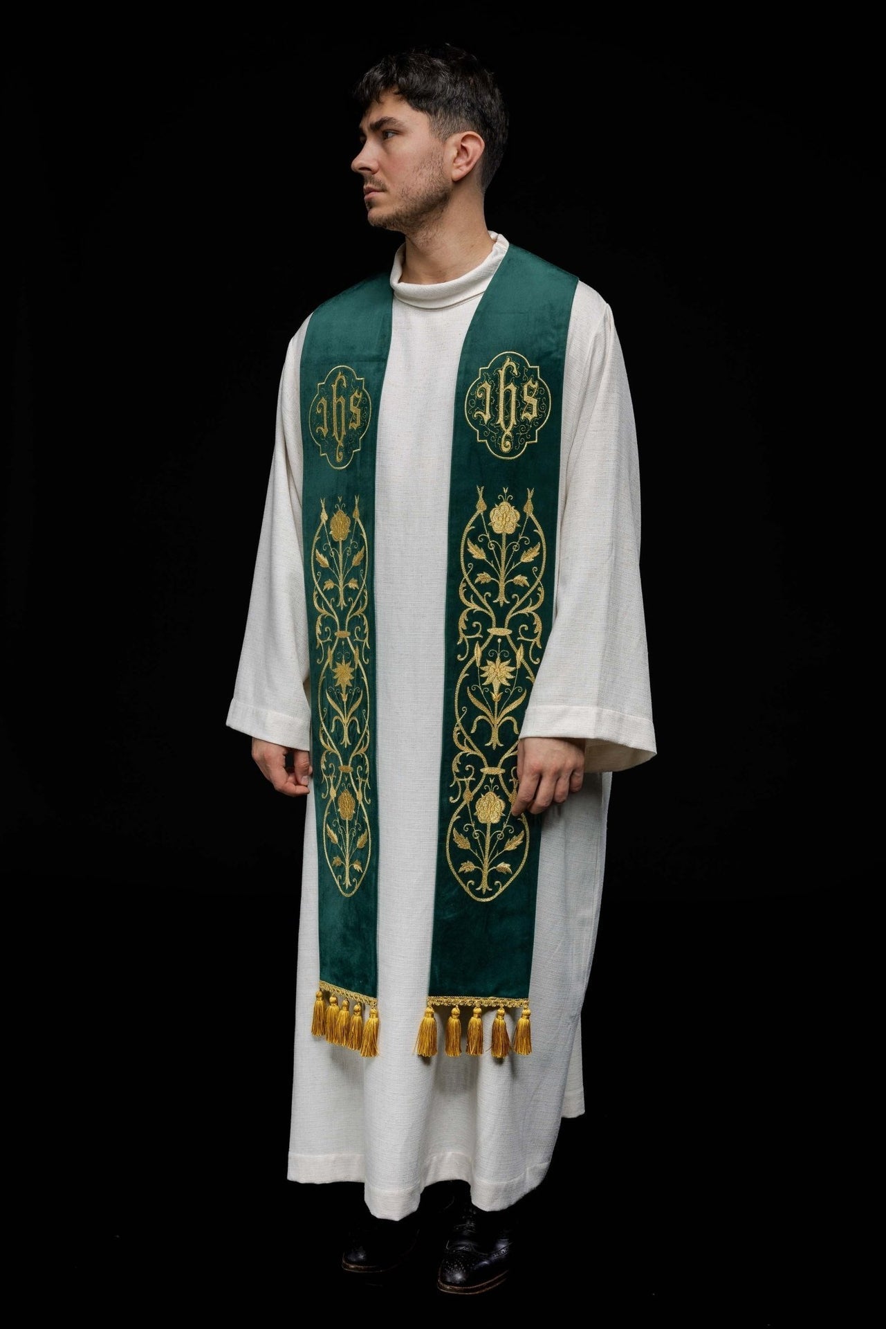 Stuła zielona haftowana IHS - SZATYLITURGICZNE.PL