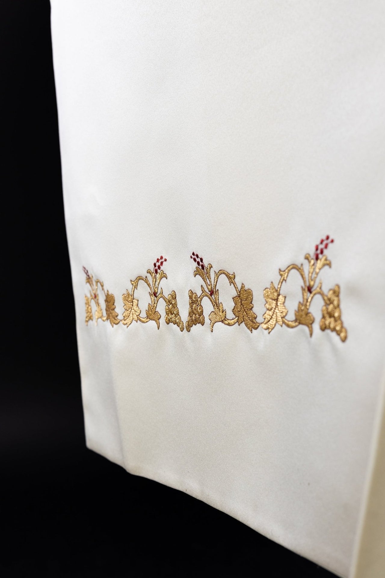 Welon Naramienny Serce Pana Jezusa Ecru - Haftowany Welon Liturgiczny - SZATYLITURGICZNE.PL