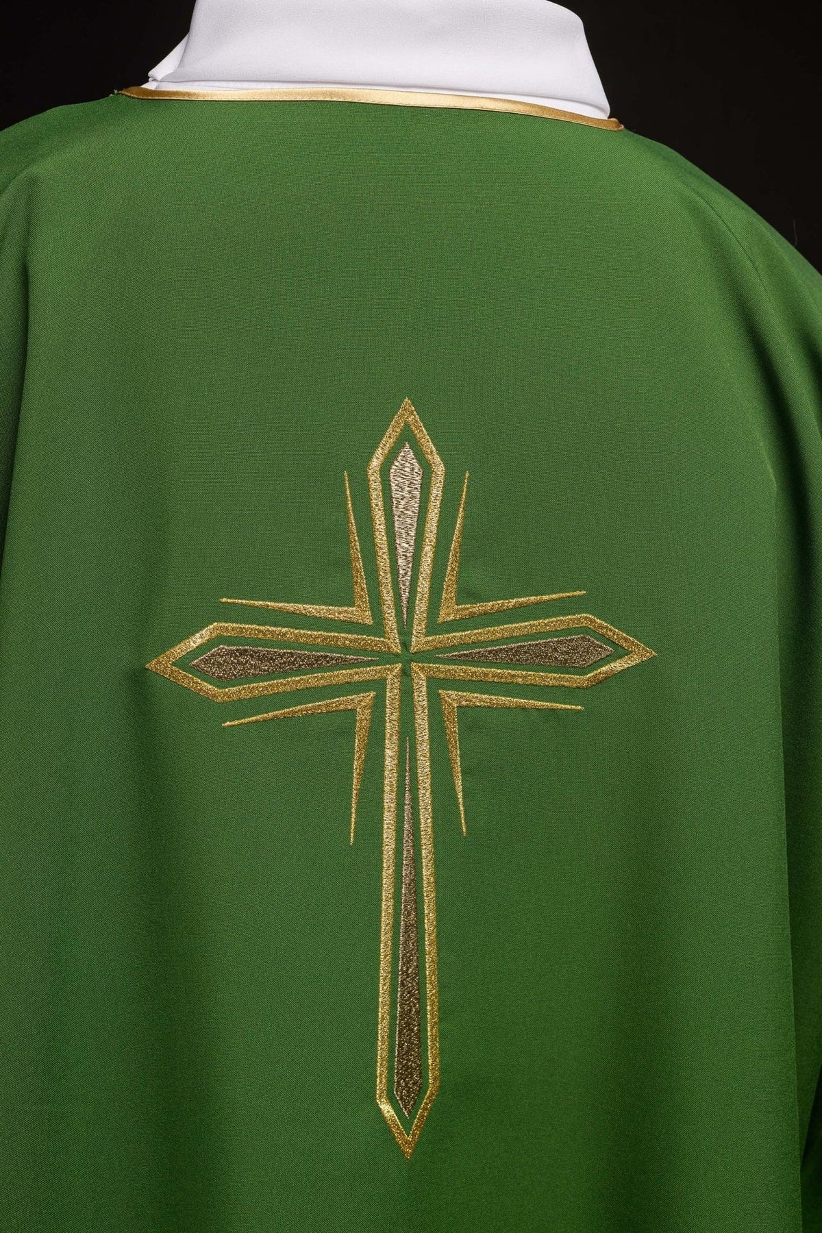 Zielona Dalmatyka Liturgiczna ze Złotym Krzyżem - 130cm - SZATYLITURGICZNE.PL