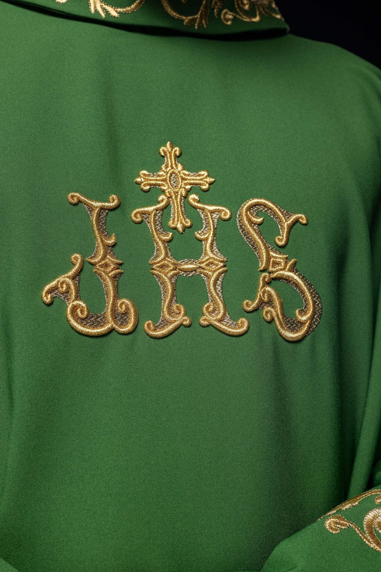 Zielony Ornat Liturgiczny IHS Złoty Haft - Polski Producent - SZATYLITURGICZNE.PL