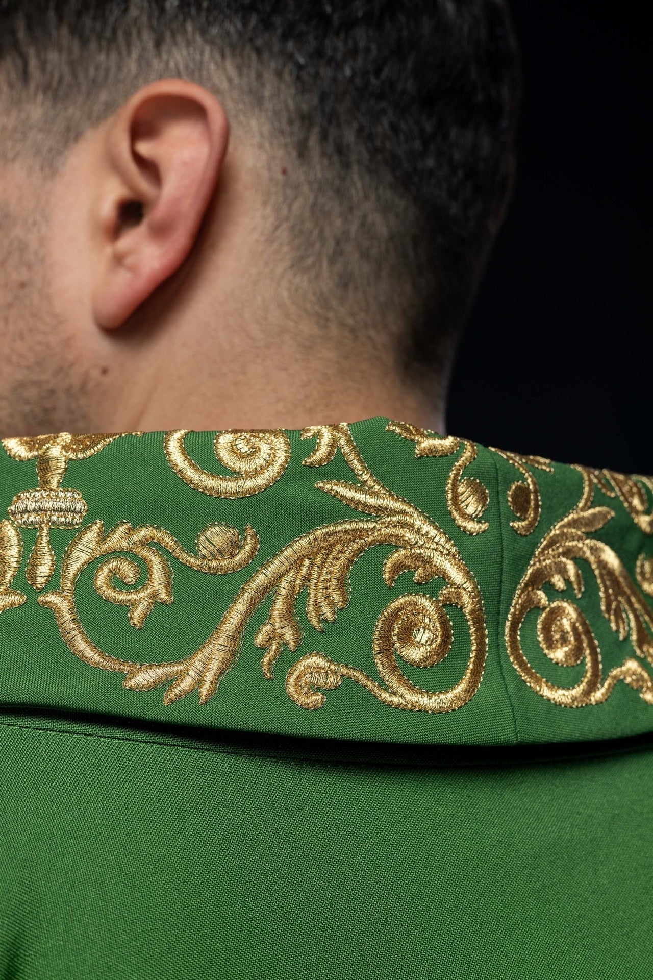 Zielony Ornat Liturgiczny IHS Złoty Haft - Polski Producent - SZATYLITURGICZNE.PL