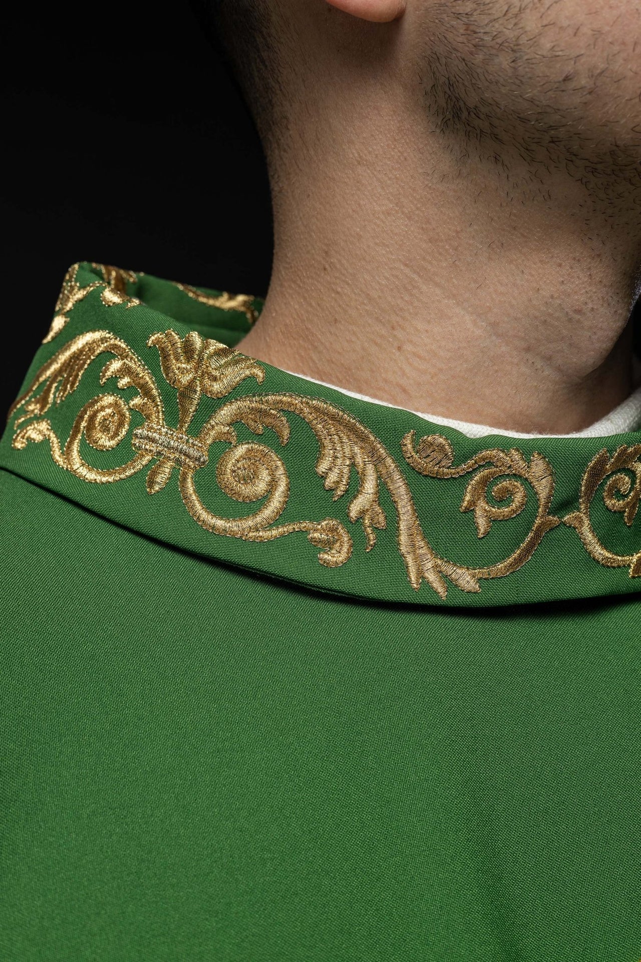 Zielony Ornat Liturgiczny IHS Złoty Haft - Polski Producent - SZATYLITURGICZNE.PL