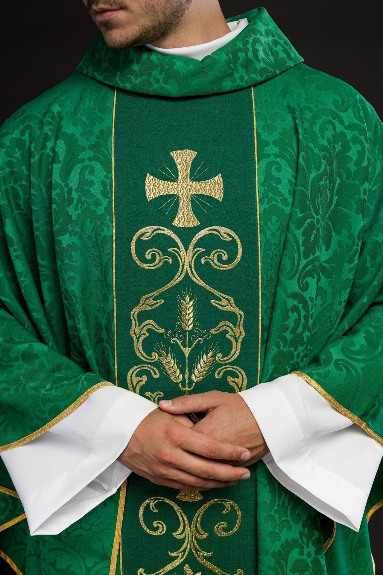 Zielony Ornat Liturgiczny Żakardowy z Haftowanym Pasem - Komplet - SZATYLITURGICZNE.PL