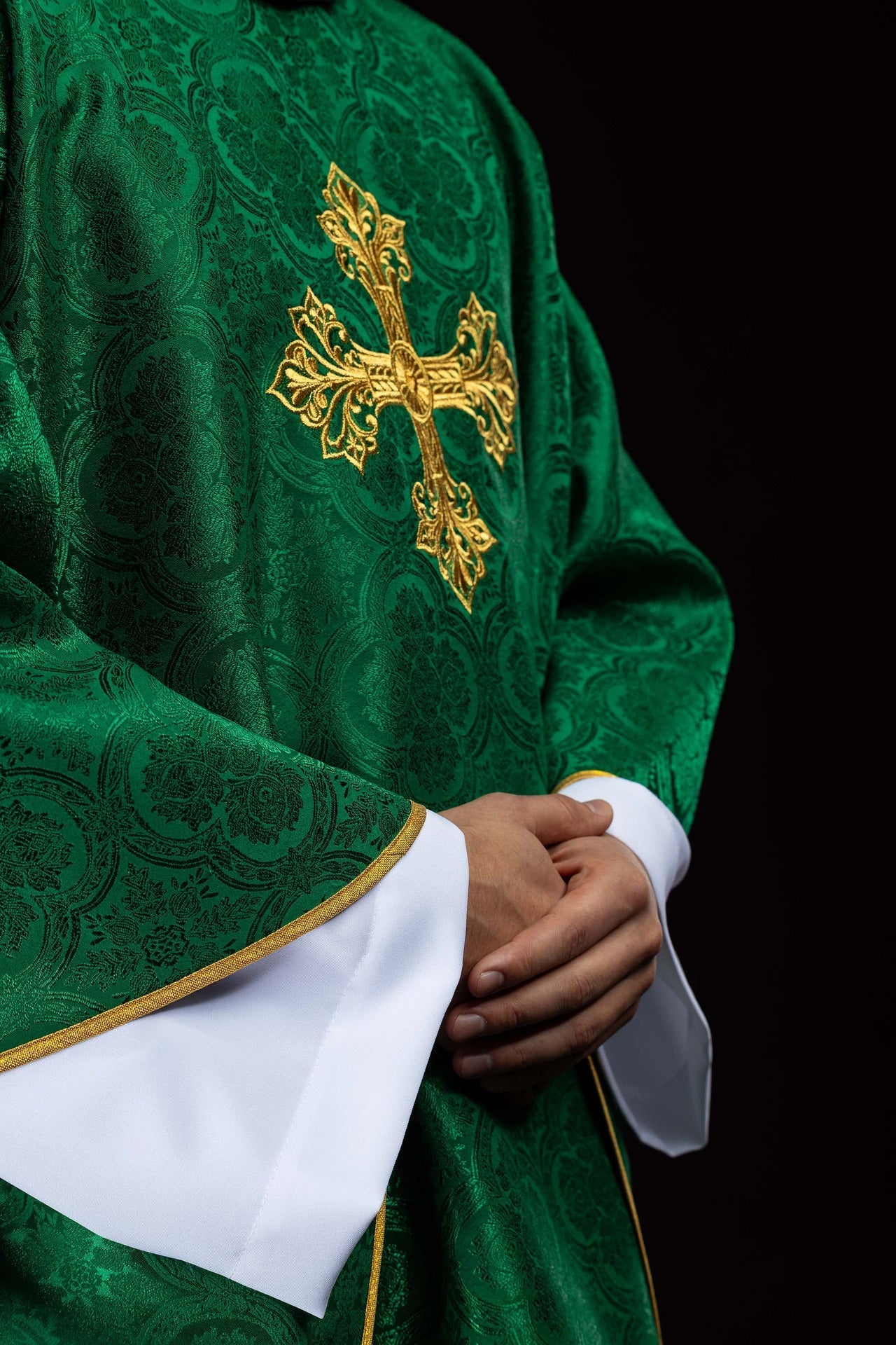 Zielony ornat z krzyżem tkanina żakardowa - SZATYLITURGICZNE.PL