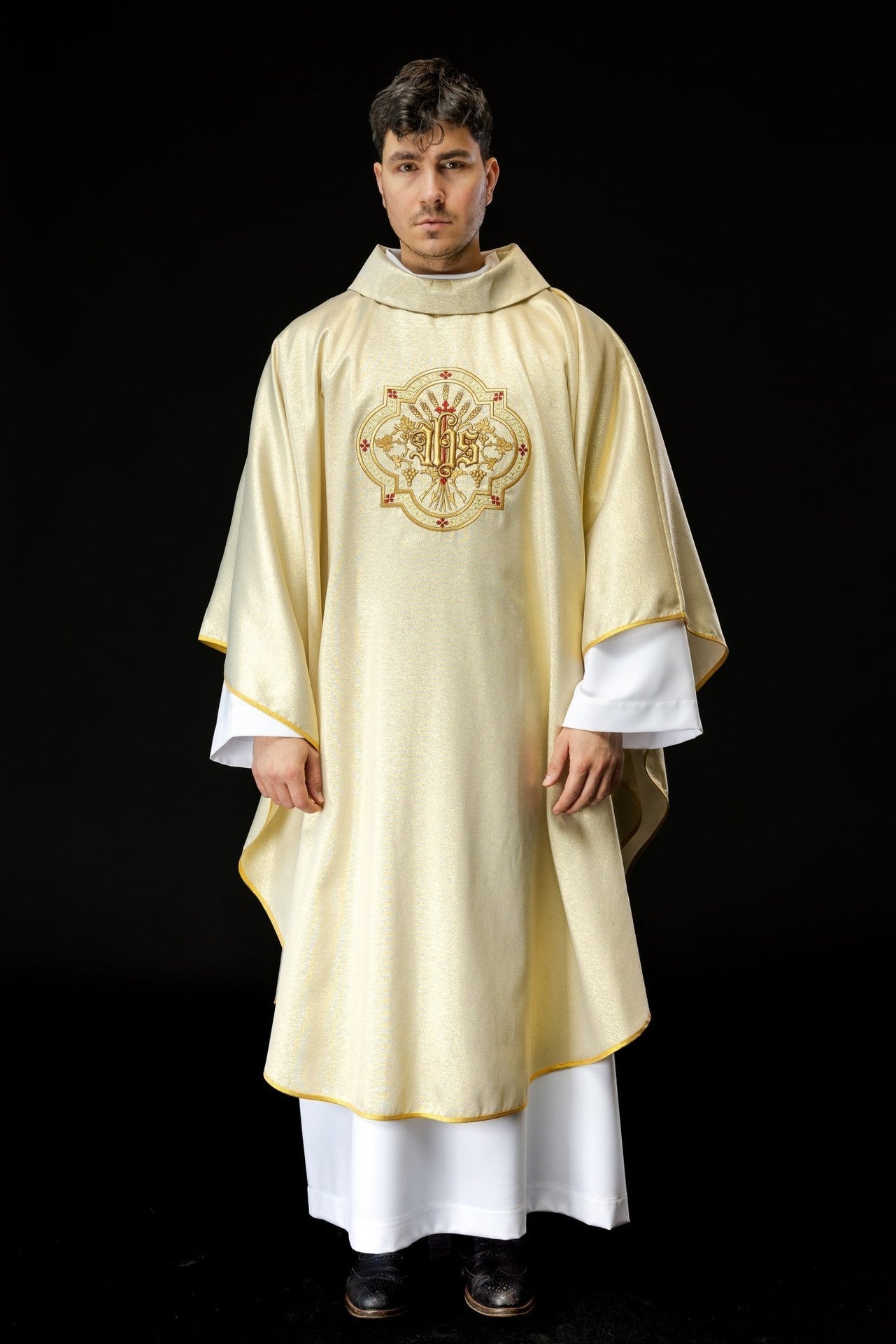 Złoty Ornat IHS PAX z Haftem - Elegancka Szata Liturgiczna - SZATYLITURGICZNE.PL