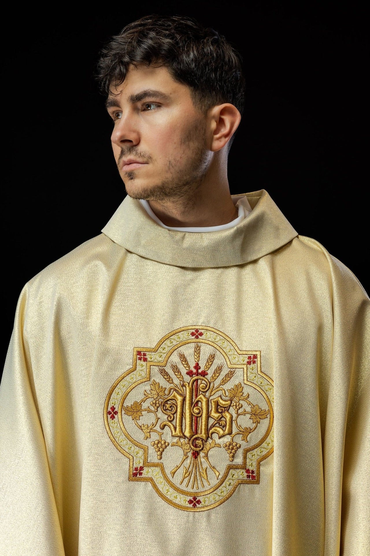 Złoty Ornat IHS PAX z Haftem - Elegancka Szata Liturgiczna - SZATYLITURGICZNE.PL